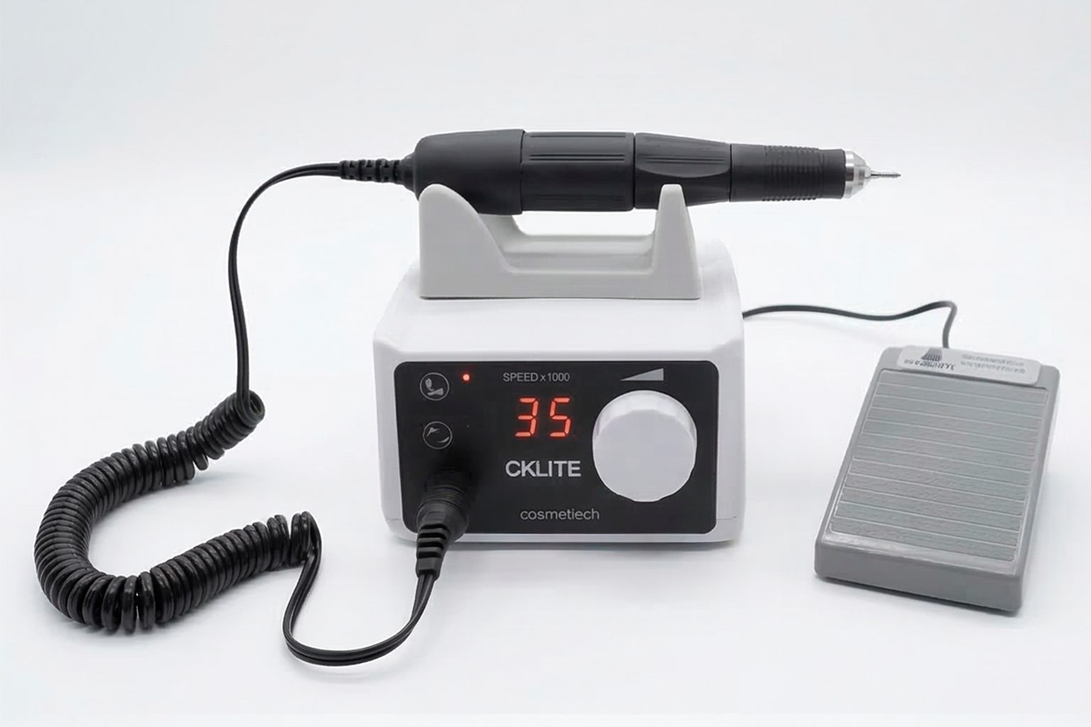 CKLite — vista frontal da unidade de controlo e manipulo